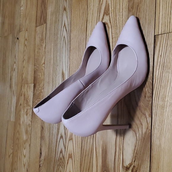 Shoemint Gelareh Pointed Pumps - Picture 3 of 4